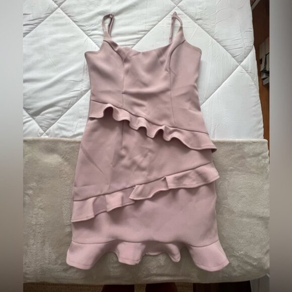 Selfie Leslie pink ruffle dress - Picture 2 of 4